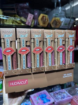 Lip glos e contorno labial (Box c/24) cores que estiverem disponíveis