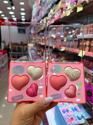 Blush e iluminador yoyomaquiamor