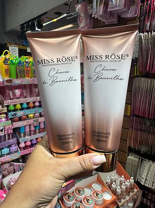 Hidratando corporal chuva de baunilha miss rose