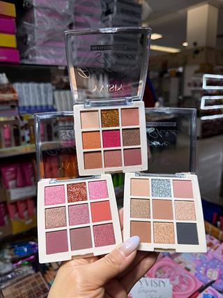 Paleta de sombras desire yvisiy (box c/24) somente cores que estiverem disponíveis
