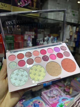 Paleta de sombra e iluminador