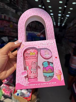 Kit creme / balm e lip gloss miss fon