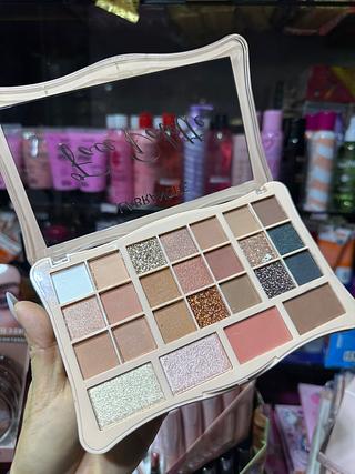Paleta de sombra e iluminador e blush (Box c/12)
