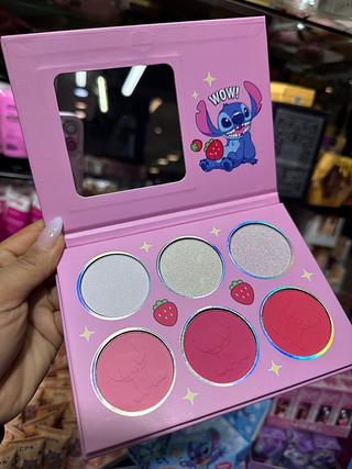 Paleta de iluminador e blush stitch