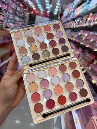 Paleta de sombras coloridas yoyomaquiamor