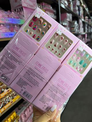 Unha postiça infantil auto colante Femme paris (box c/12)
