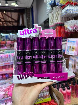 MASCARA DE CILIOS A PROVA D'AGUA