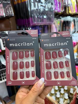 Unha avelã Macrilan