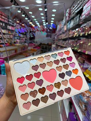 Paleta de sombras beuty yoyomaquiamor