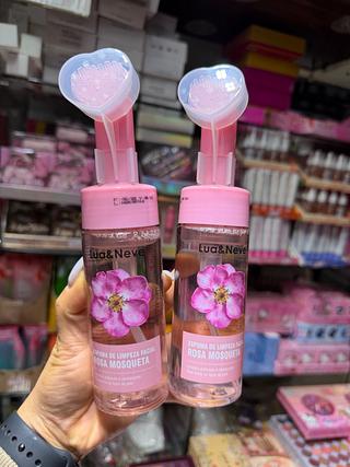 Espuma de limpeza rosa mosqueta