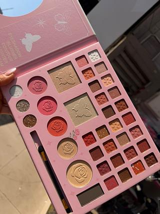 Paleta de sombras starry glow love rain