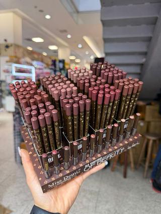 Lapis labial miss demi 24 horas somente cores que estiverem disponíveis