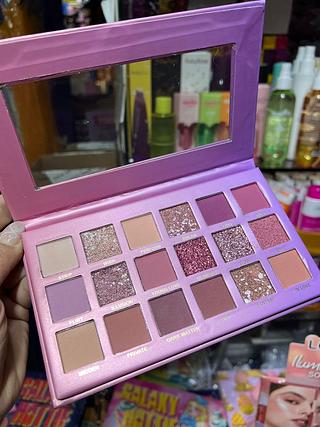 Paleta de sombra soft nude love rain