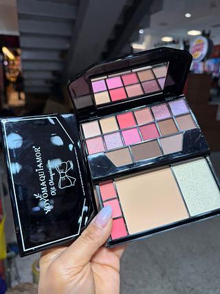 Kit maquiagem yoyomaquiamor